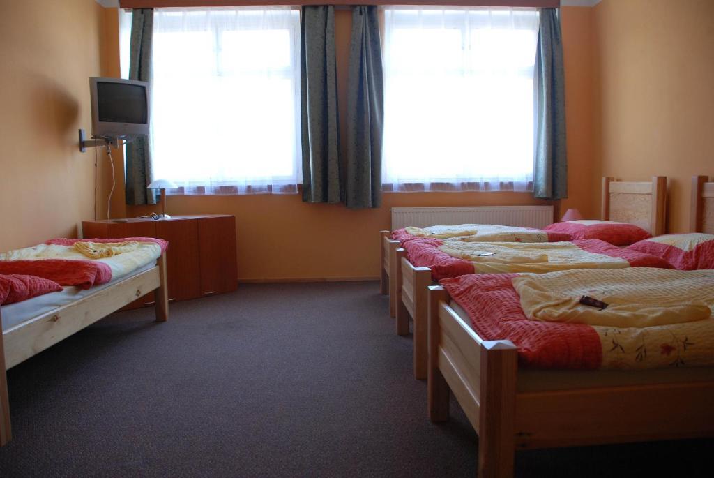 Hotel Marina Hermanuv Mestec Kamer foto